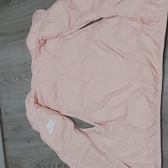 Nike reversable puffer vest - Picture 2 of 4